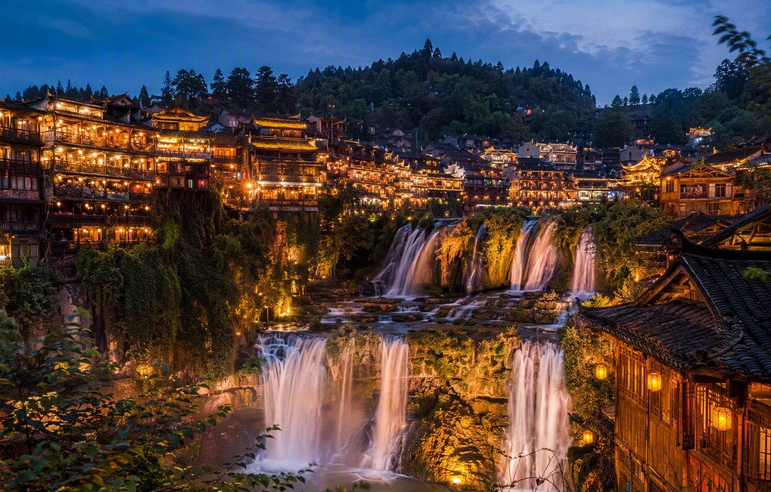 Furong Town's glowing waterfall