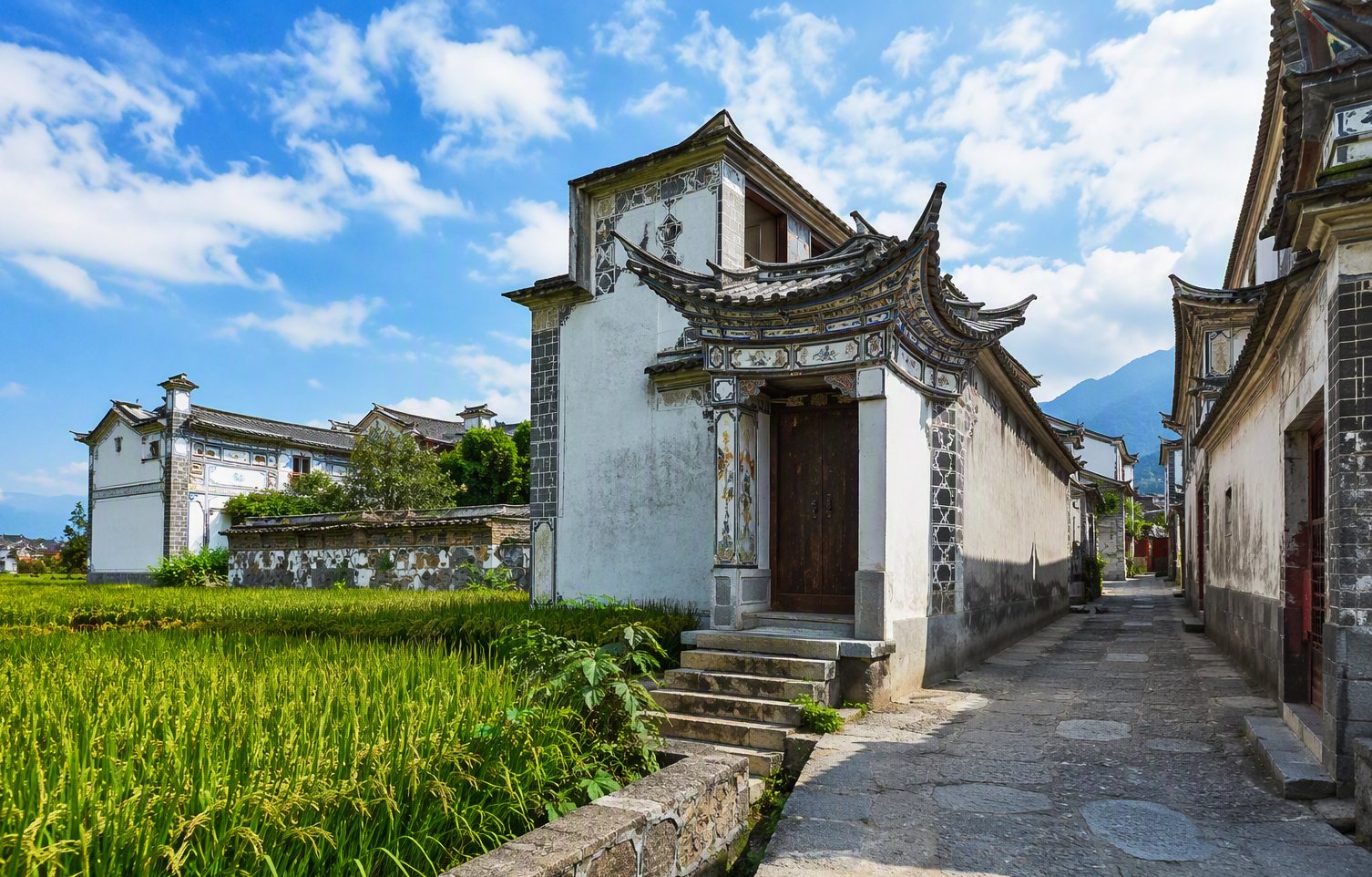 Xizhou — over 110 Bai-style courtyard houses in Yunnan's best-preserved Bai town